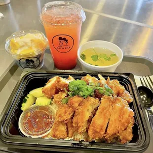 Mango with Sticky Rice, Strawberry Lemonade, and Crizp chicken rice plate
