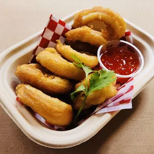 Fried Calamary (8pc)