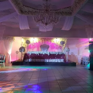 Uplightning around the hall can change to any color