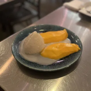 Mango with Sweet Sticky Rice