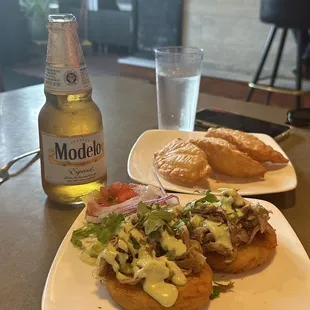 Home Empanadas; Arepas con Carnitas; modelo