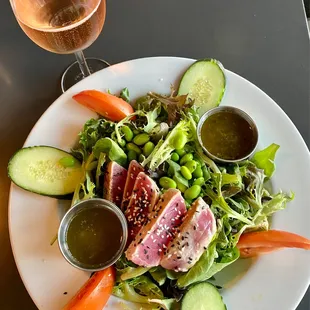 Asian seared tuna salad