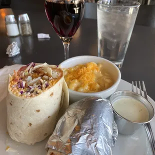 Fish wrap, mac&amp;cheese, Pinot