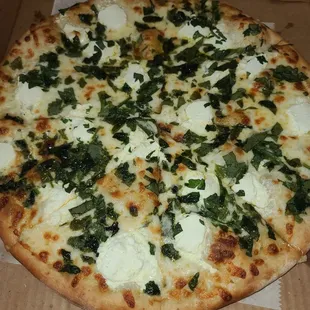 Spinach White Pizza
