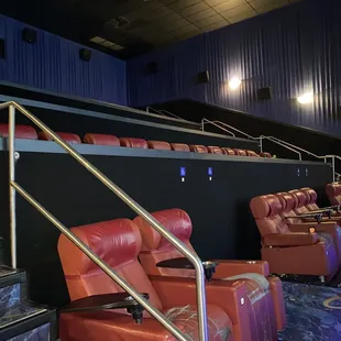 They recline but needs a little makeover with the ripped seats. 12/28/2021