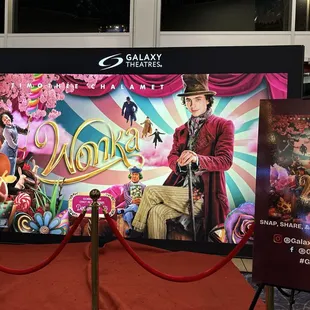 They always have cool picture backgrounds