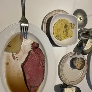 Prime rib with Mashed Potatoes