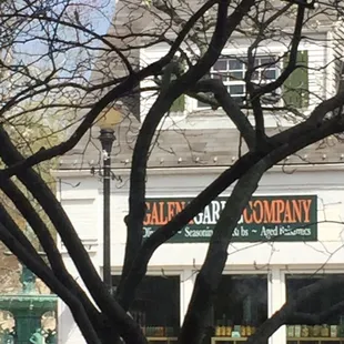 Store front of Galena Garlic Company.
