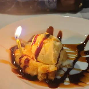 Ooey gooey with ice cream