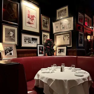 Aretha Franklin&apos;s table
