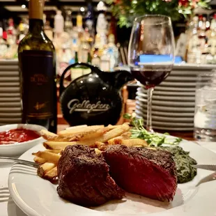 A great Filet Mignon at the bar.