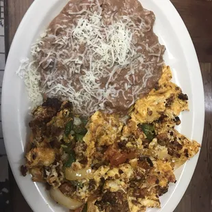 Huevos con chorizo