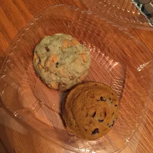 Fresh cookies were waiting for us in the room!