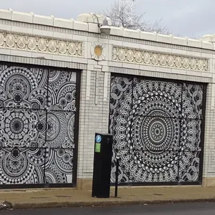 happened by and stopped to check it out but it wasn't open .. so don't go on a Saturday .. this is what I could see from outside