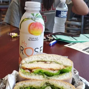 H5 Grilled chicken, pesto, tomato, lettuce