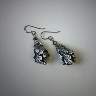 Blossoms. Every woman needs black n white!