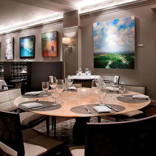 Gallery Restaurant Seating