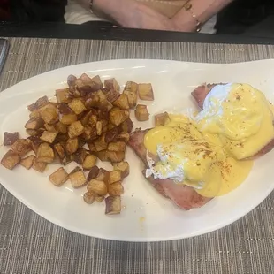Classic Eggs Benedict