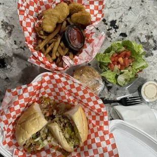 Full order... look at the lettuce &amp; tomato "salad"