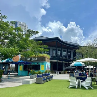 Outdoor seating area and Gallito food stand