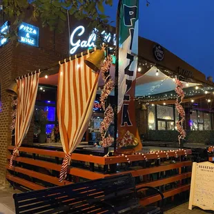 Come by for delicious pasta and pizza!!