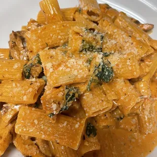 Chicken Rigatoni Vodka