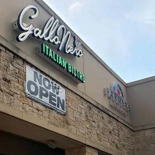 I'm in a lasagna mood tonight. And pizza.