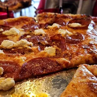 pep,cheese, ricotta cheese and roasted garlic..   .mmmm