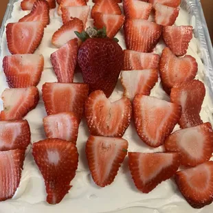 Strawberry cake with cream cheese icing