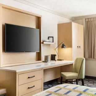 West Tower Queen Queen