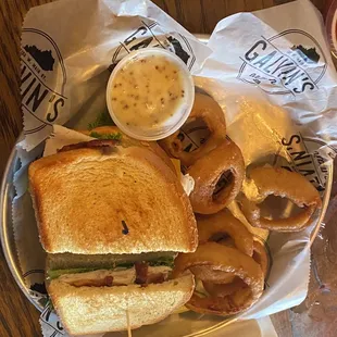 Club with onion rings