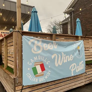 Outdoor patio at Gambill's