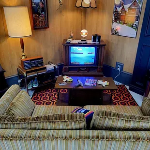 Cool 80s room that you can play games in!