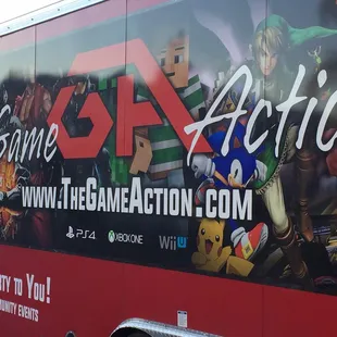 Clean and fun game truck!