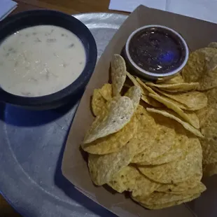 Weak ssa Chips &amp; White Cheddar Queso