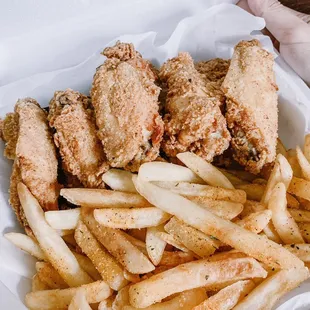 10 party wings combo ($13.50)