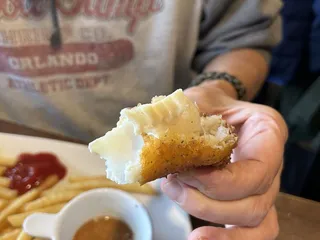 Hennessey's Pub + Kitchen