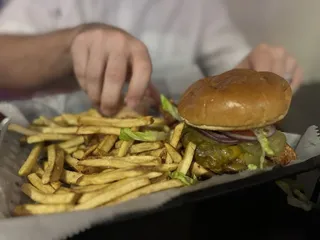 Ali's Bar and Grill