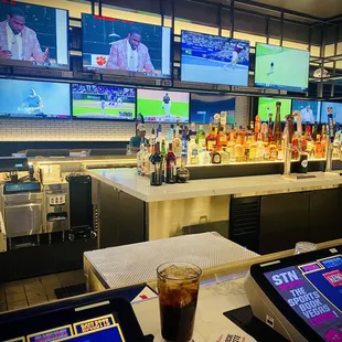 Bar seating with gaming and plenty of tv screens