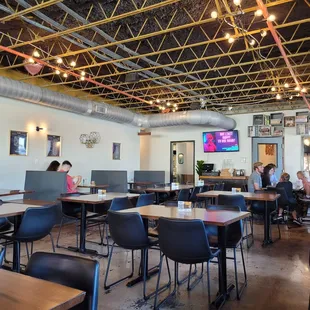 Happy hour before the huge Friday evening crowd