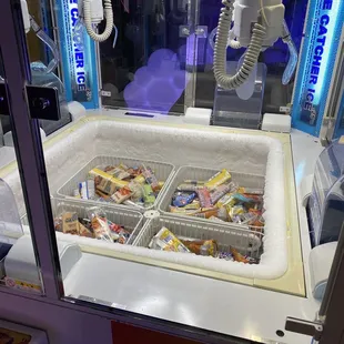 Ice cream claw machine