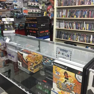 Selection of n64s here! Also Super Nintendo! They also have the retron system series here!