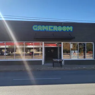 Gameroom Store from Radial Highway