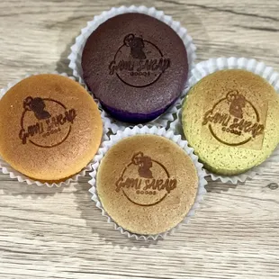 Mini Japanese soufflé cheesecake! 
Ube, Thai tea, matcha, pandan flavors!