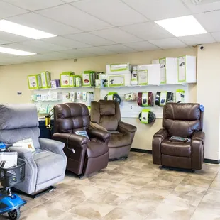 Lift Chairs In Stock - Come down, sit and try!