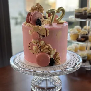 Strawberry and vanilla cake with fresh fruit &amp; dark chocolate ganache filling