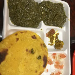 Makki roti saag