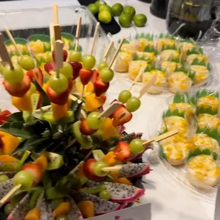 Fruit kebab and mango sticky rice