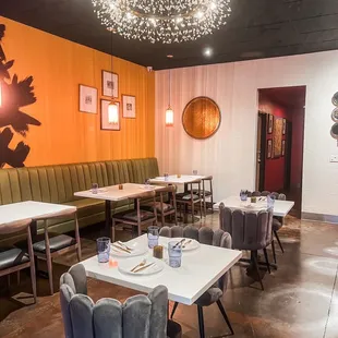Cool classic, modern eating area.