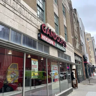 the outside of a restaurant